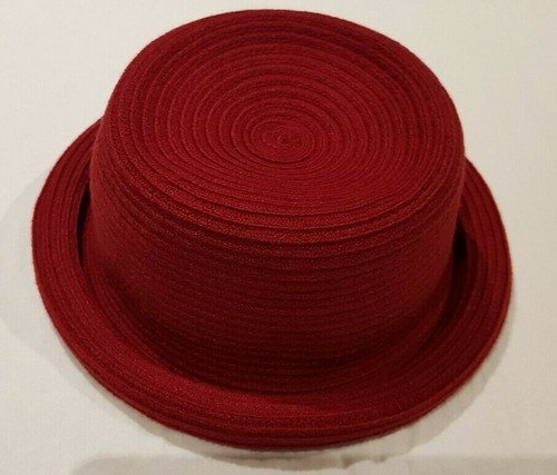 Ladies woman straw bowler
